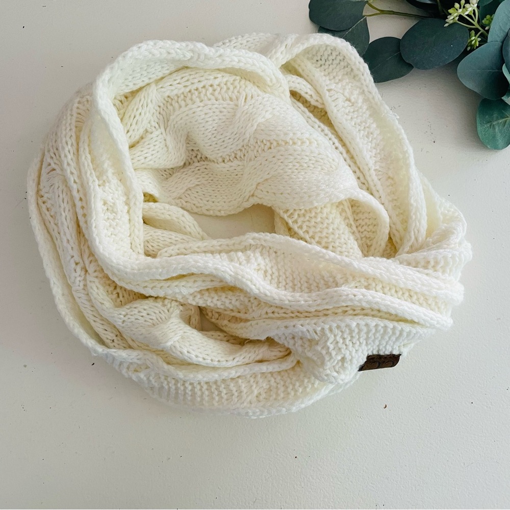 C.C Infinity Scarf - Picture 2 of 5
